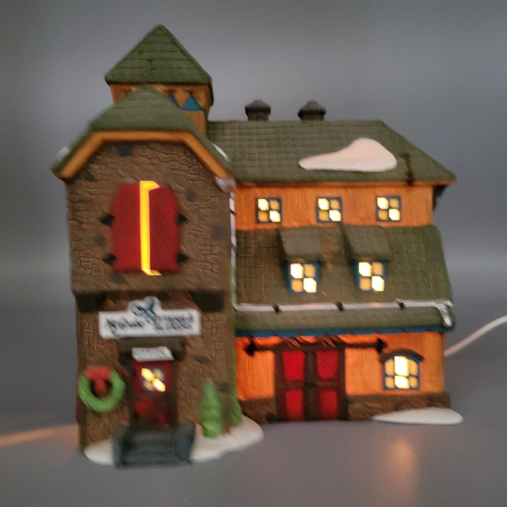 Vtg Dept 56 Heritage Village "McGrebe Cutters & Sleighs" Lighted House Porcelain